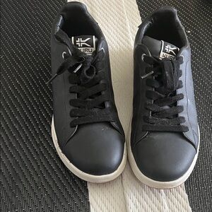 KURU Black and White Casual Sneakers